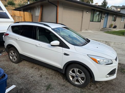 Used 2016 Ford Escape SE w/ Equipment Group 201A image 1