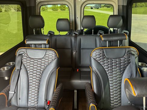 Used 2022 Mercedes-Benz Sprinter 2500 image 5