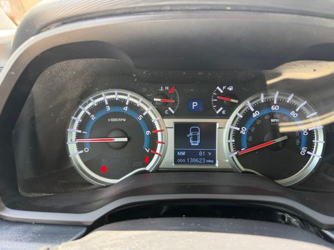 Used 2015 Toyota 4Runner SR5 image 12