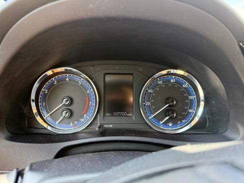 Used 2017 Toyota Corolla LE image 19