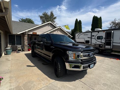 Used 2018 Ford F150 XLT AWD/4WD image 4