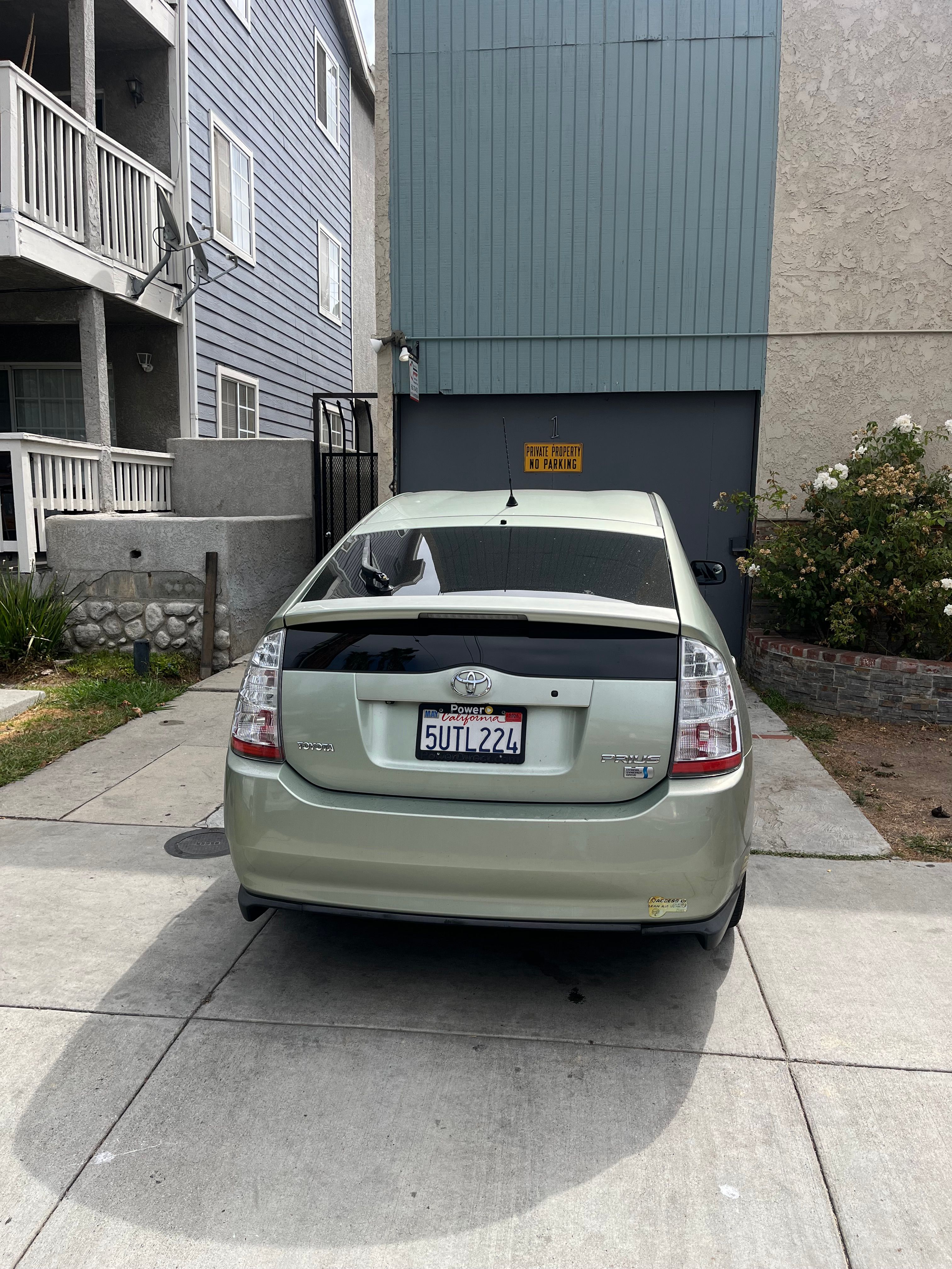 Used 2006 Toyota Prius w/ Pkg 3 FWD image 4