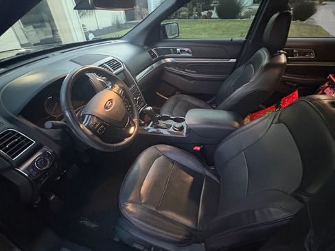 Used 2019 Ford Explorer Sport w/ Equipment Group 401A AWD/4WD image 6