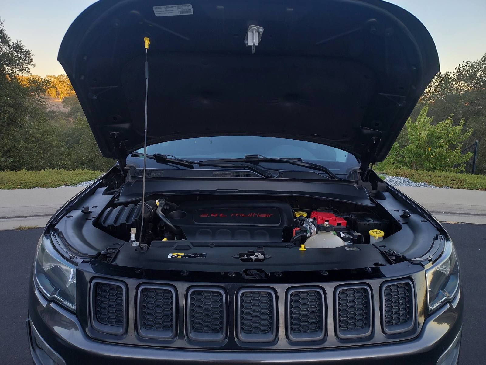 Used 2020 Jeep Compass Trailhawk AWD/4WD image 13