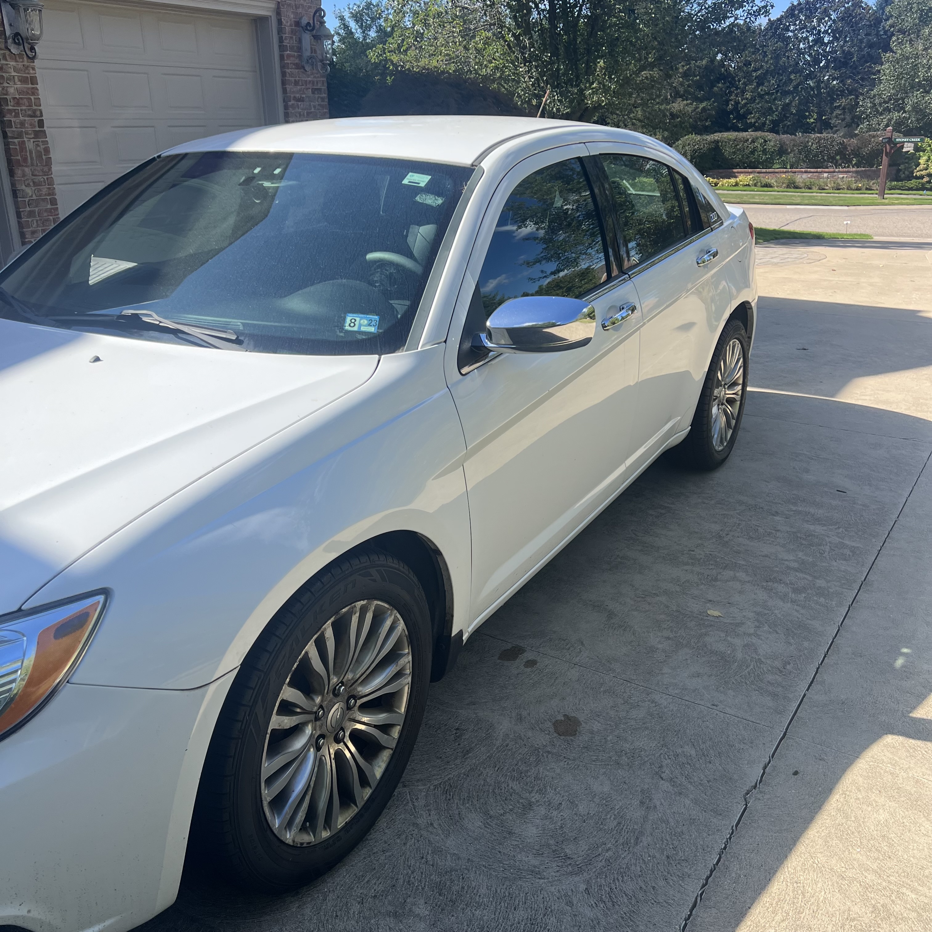Used 2012 Chrysler 200 Limited FWD image 2