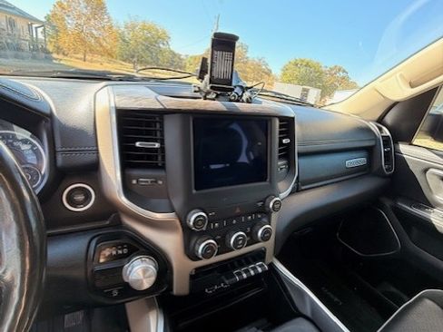 Used 2020 RAM 1500 Laramie image 19