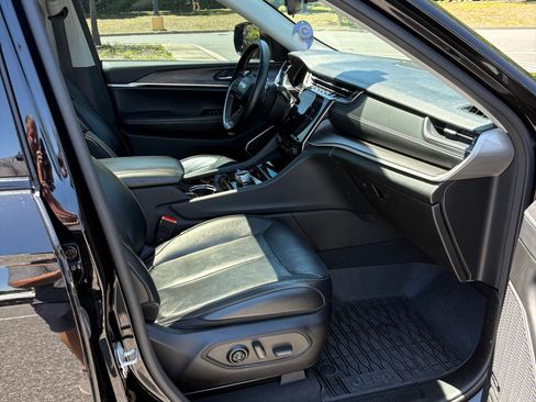 Used 2021 Jeep Grand Cherokee L Limited AWD/4WD image 13