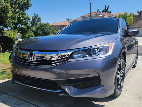 Used 2017 Honda Accord Sport image 12