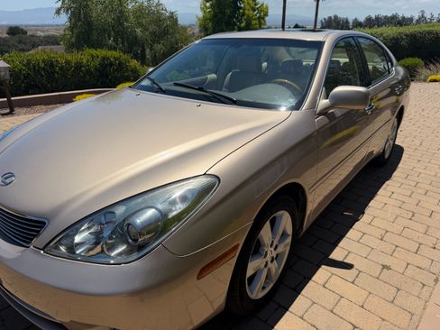 Used 2005 Lexus ES 330 w/ Preferred Accessory Pkg FWD image 1