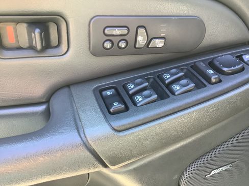 Used 2004 Chevrolet Silverado 3500 4x4 Crew Cab w/ Heavy-Duty Power Package image 8