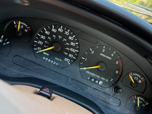 Used 1995 Ford Mustang Convertible image 11