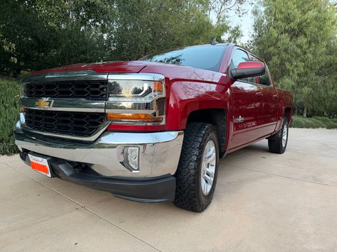 Used 2018 Chevrolet Silverado 1500 LT w/ Texas Edition image 1