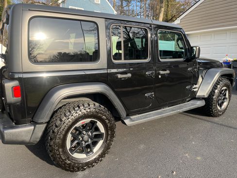 Used 2018 Jeep Wrangler Unlimited Sport S AWD/4WD image 6