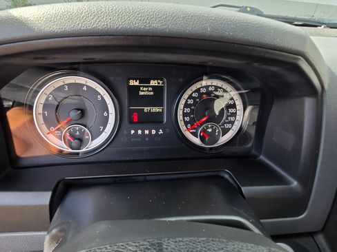 Used 2018 RAM 1500 Classic SLT image 30