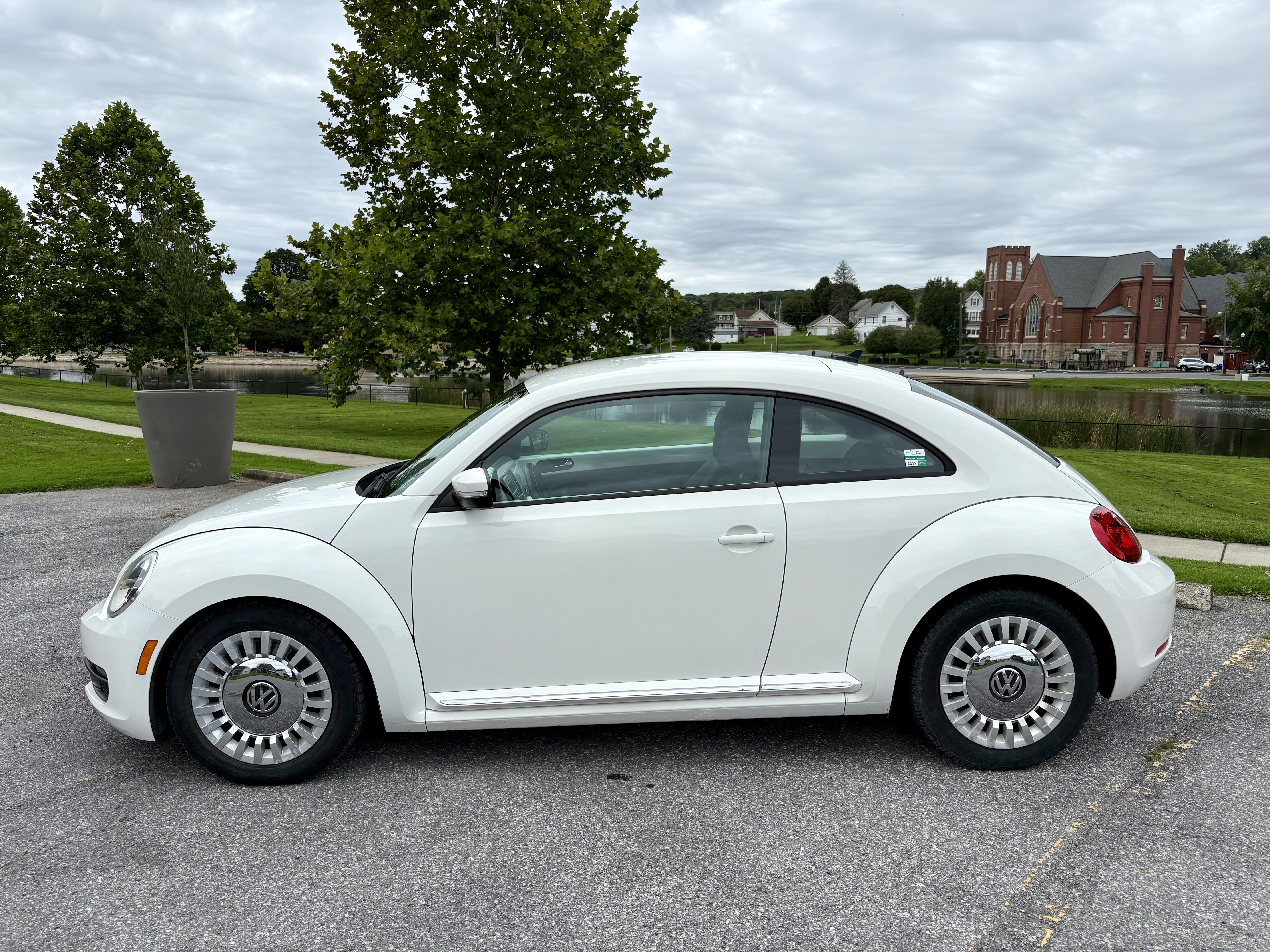 Used 2014 Volkswagen Beetle 2.5 FWD image 9