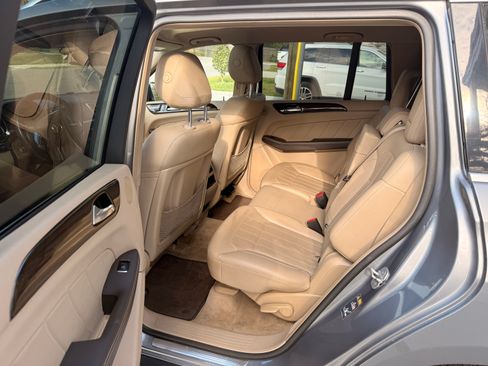 Used 2015 Mercedes-Benz GL 450 4MATIC image 11