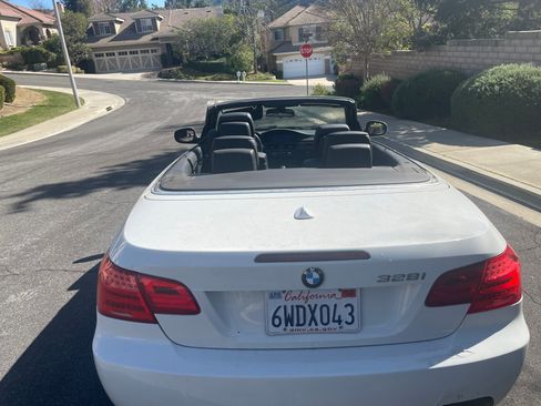 Used 2012 BMW 328i Convertible image 8