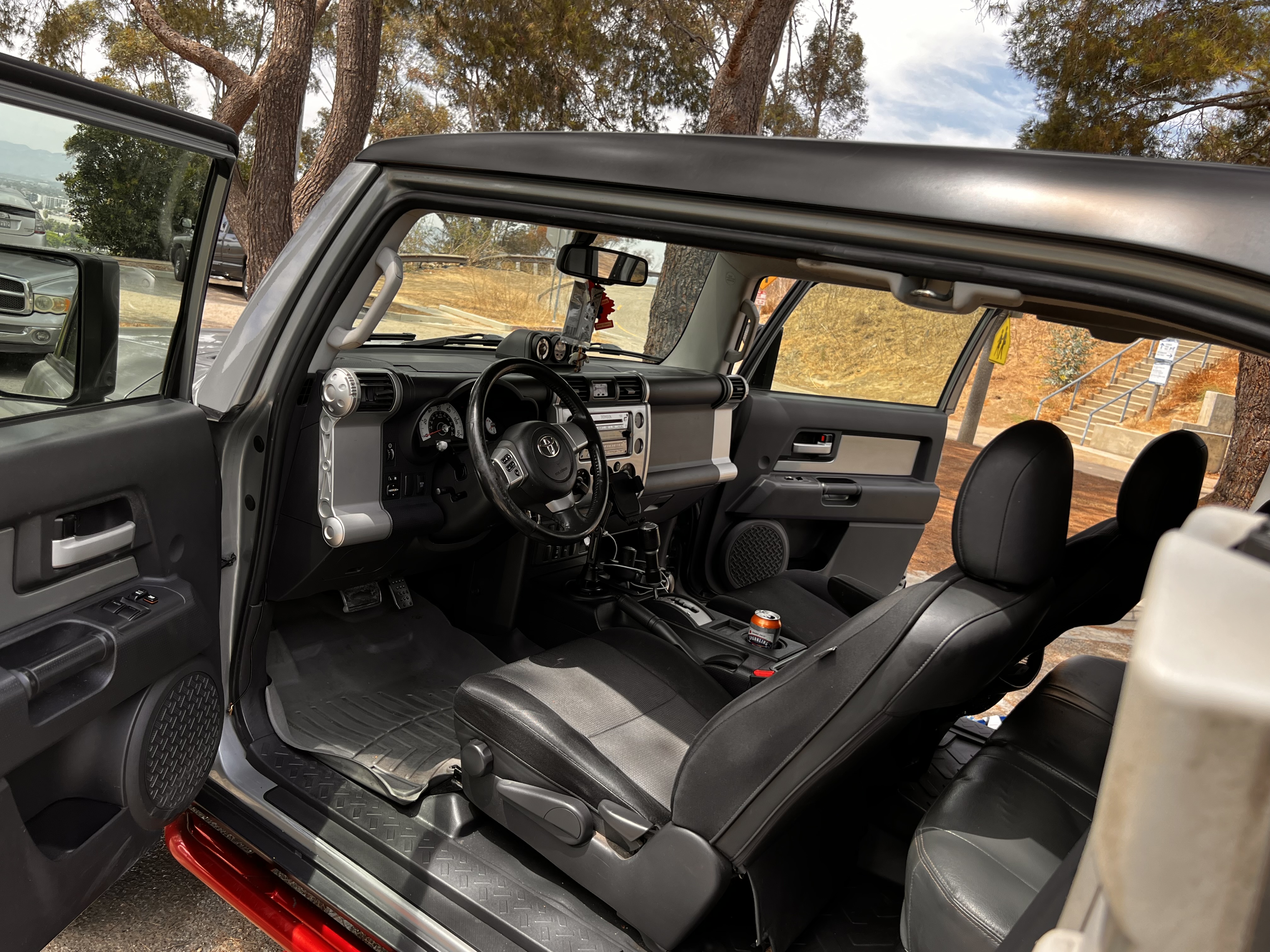 Used 2010 Toyota FJ Cruiser 4WD image 2