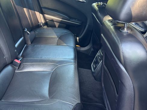 Used 2020 Chrysler 300 Limited RWD image 13