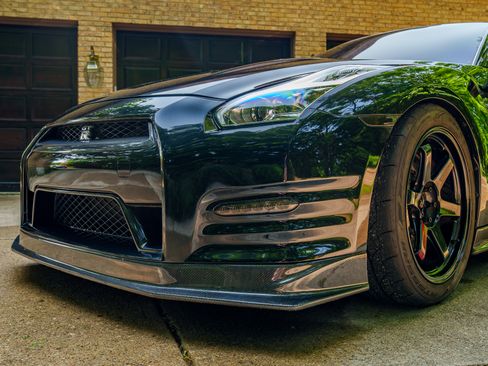 Used 2013 Nissan GT-R Premium image 14