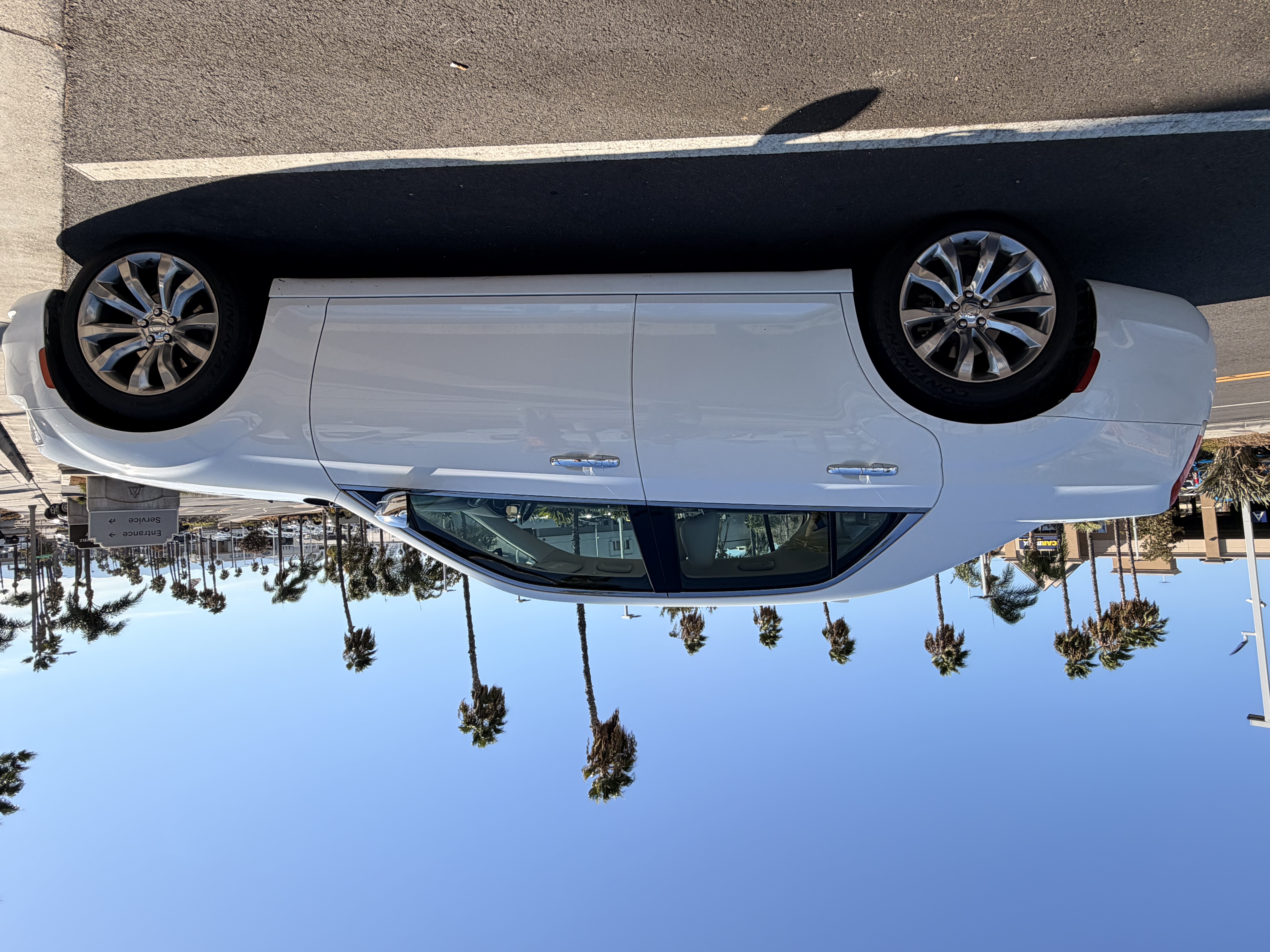 Used 2018 Chrysler 300 Limited RWD image 9