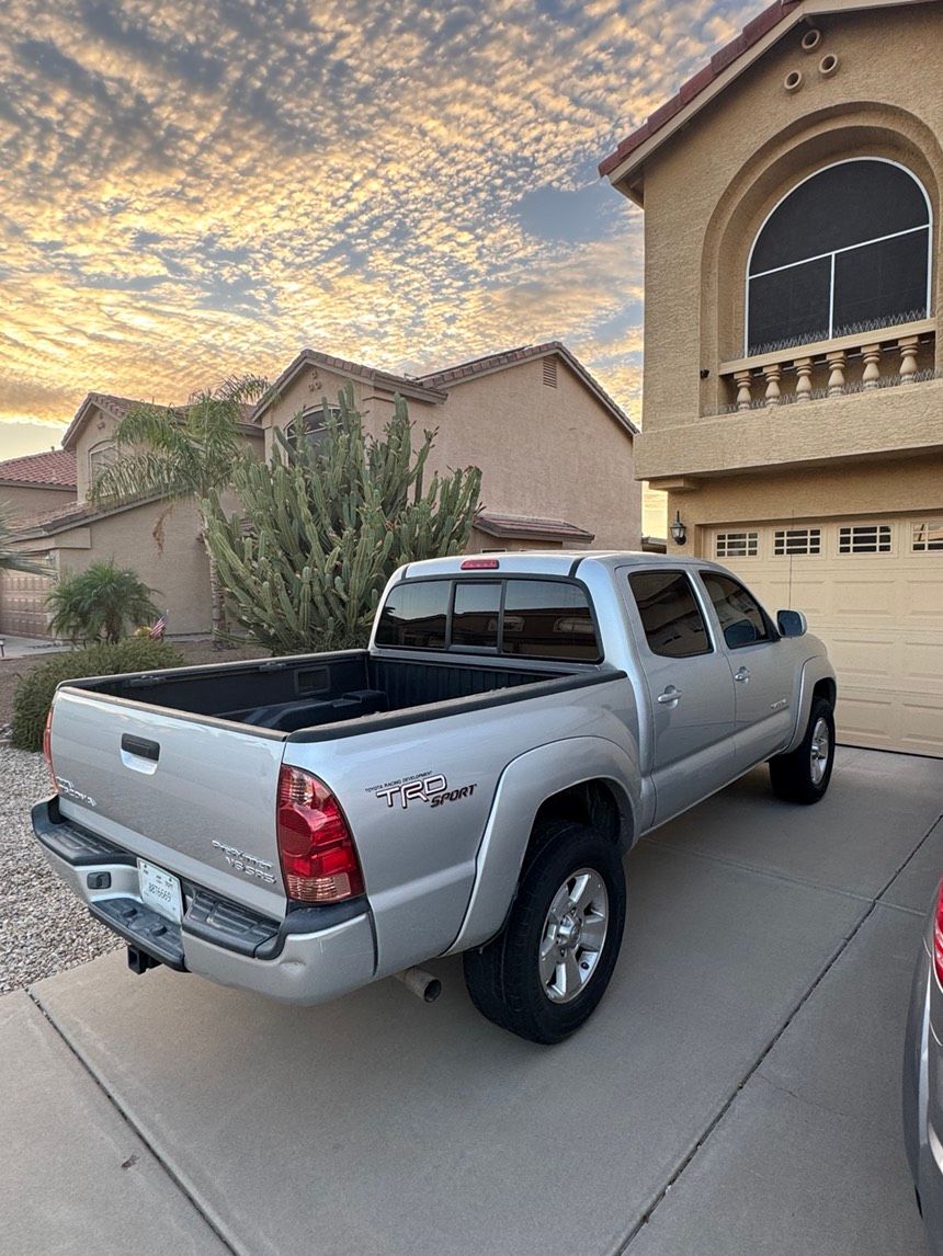 Used 2006 Toyota Tacoma PreRunner RWD image 1