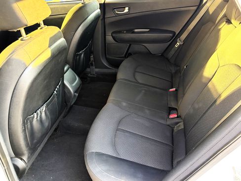 Used 2016 Kia Optima LX w/ LX Convenience Package image 9
