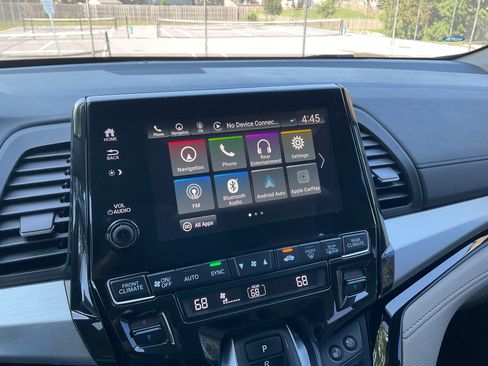 Used 2020 Honda Odyssey Elite image 2