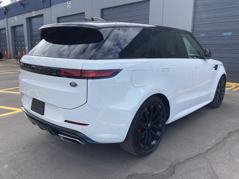 Used 2023 Land Rover Range Rover Sport SE Dynamic image 9