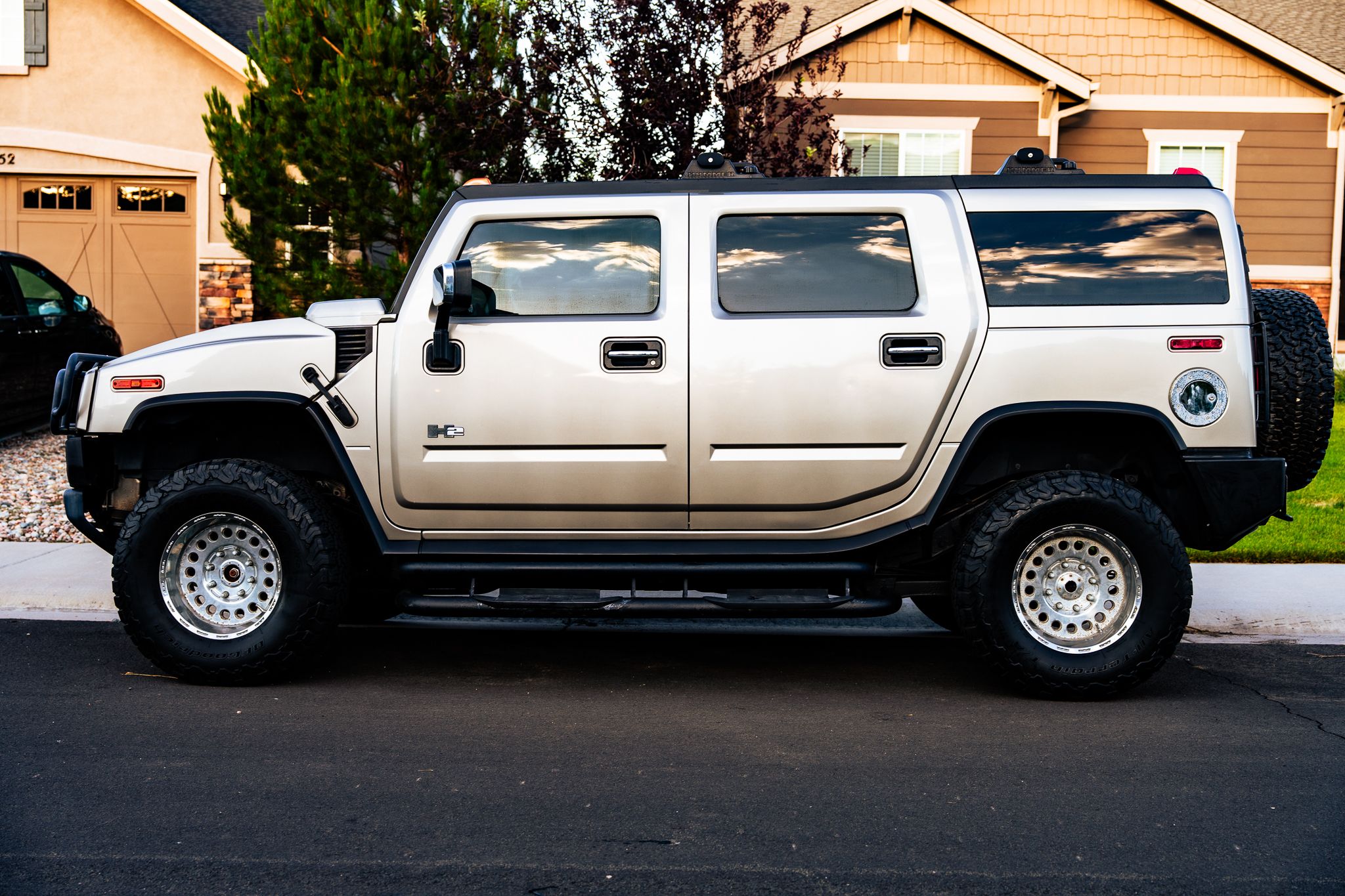 Used 2004 HUMMER H2 w/ Preferred Equipment Group AWD/4WD image 1