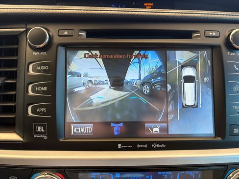 Used 2017 Toyota Highlander Limited Platinum image 15