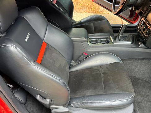 Used 2009 Dodge Challenger SRT8 w/ SRT Option Group II RWD image 15