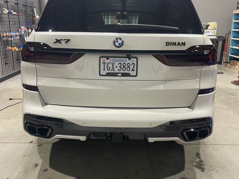 Used 2021 BMW X7 xDrive40i w/ M Sport Package AWD/4WD image 6