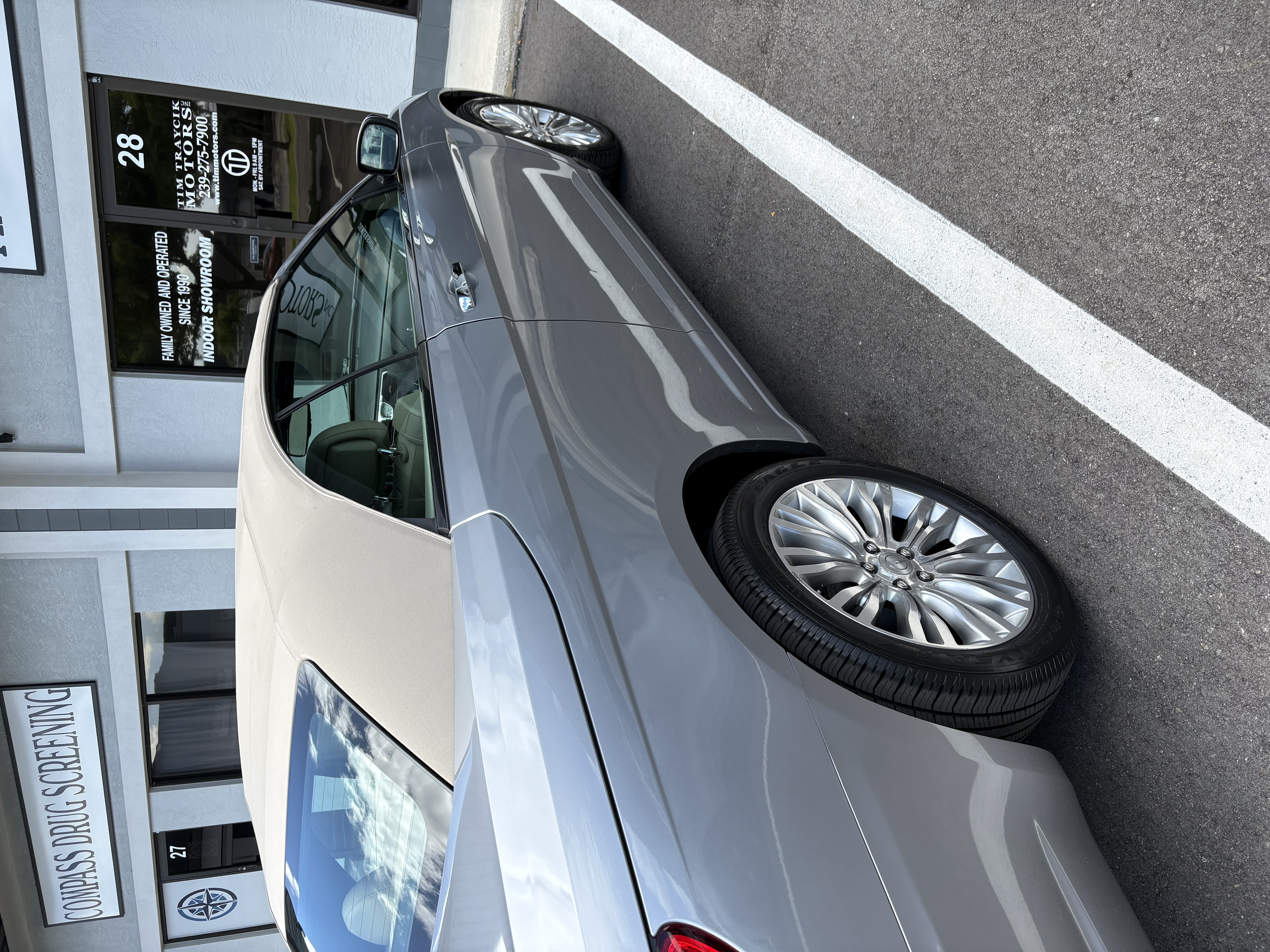 Used 2013 Chrysler 200 Limited FWD image 4