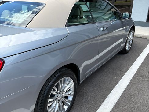 Used 2013 Chrysler 200 Limited FWD image 4