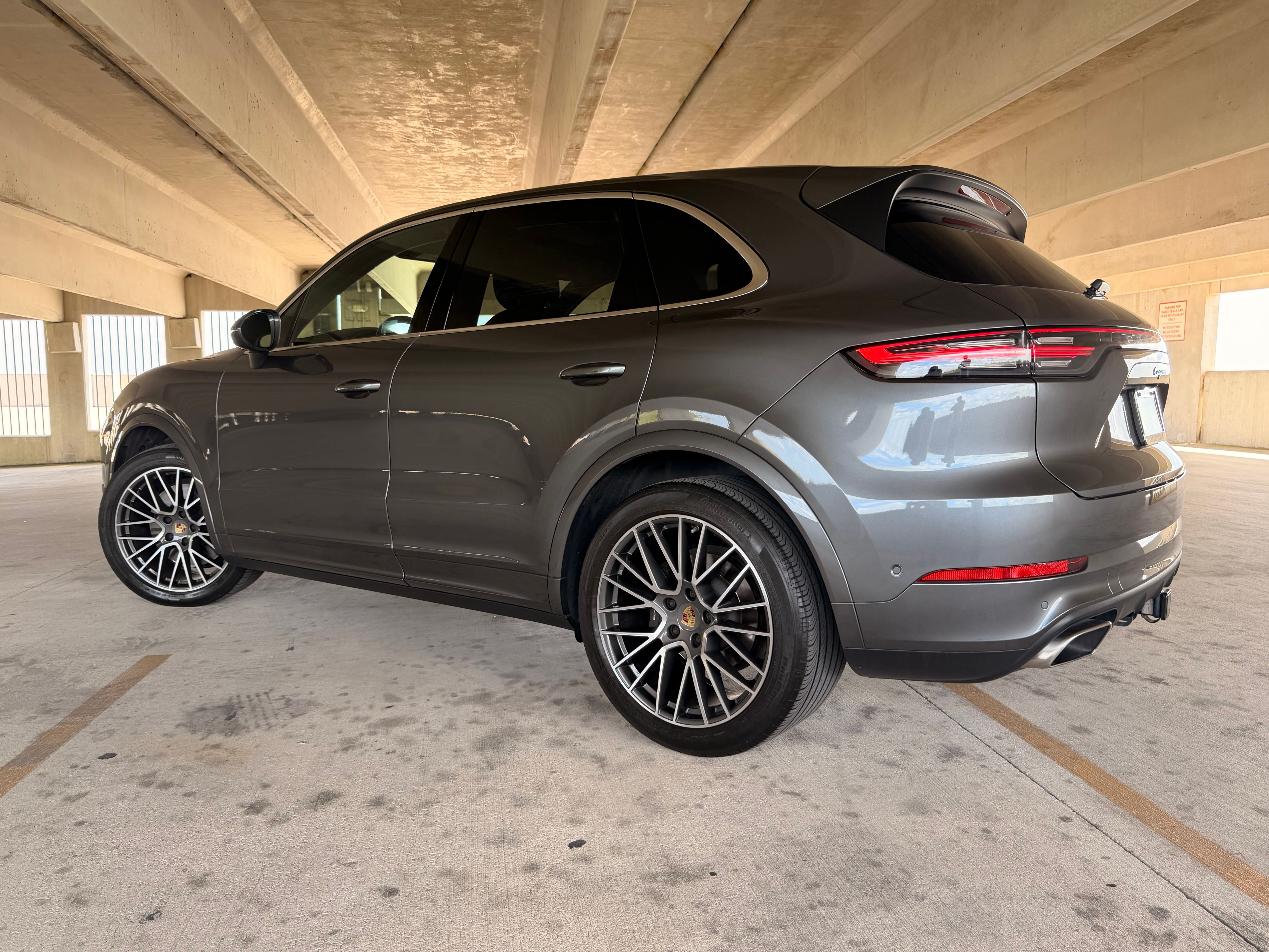 Used 2022 Porsche Cayenne AWD/4WD image 8