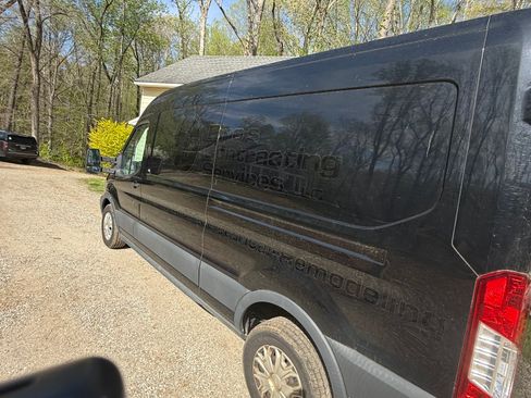 Used 2017 Ford Transit 250 148 Medium Roof image 4
