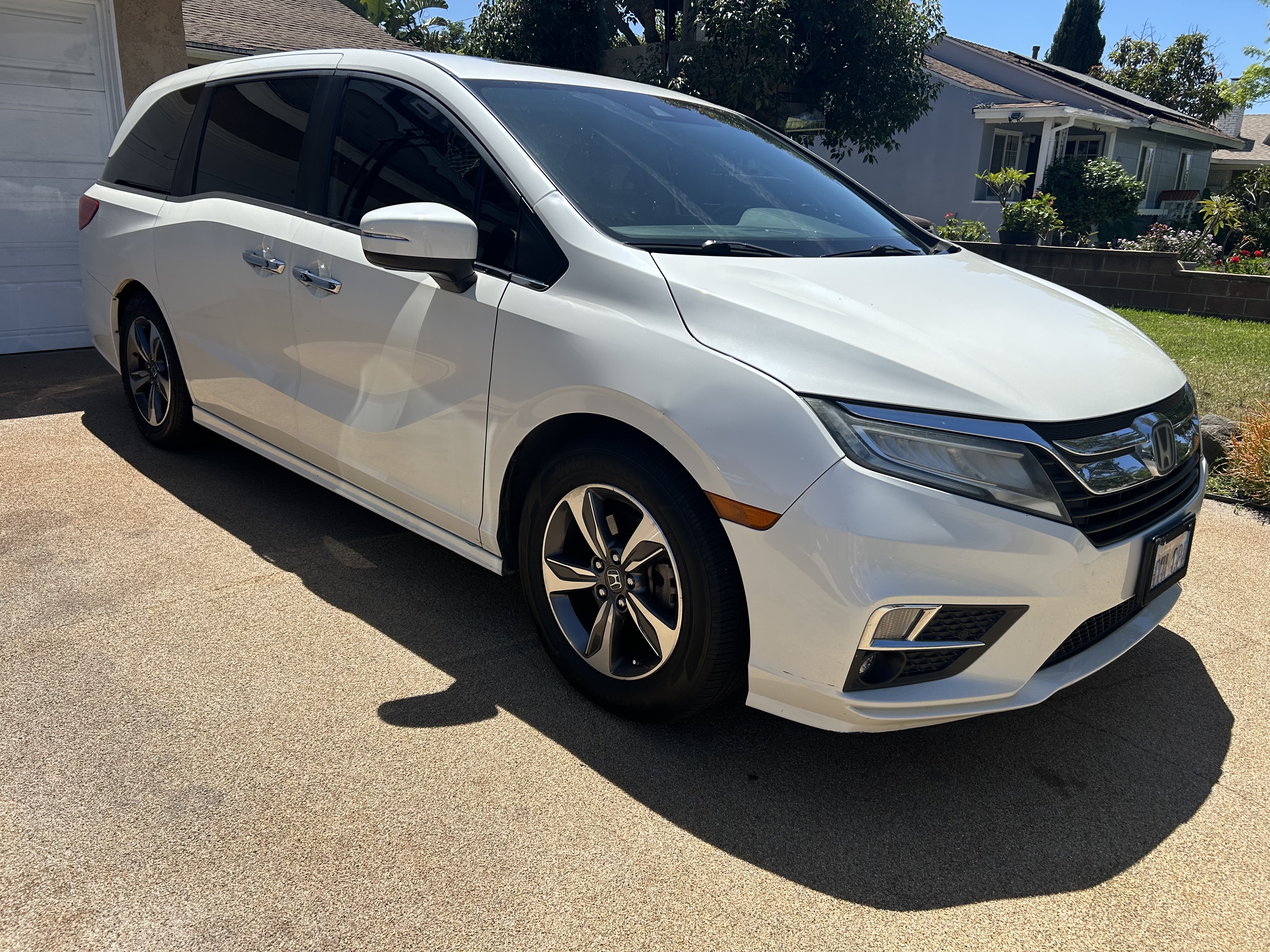 Used 2018 Honda Odyssey Touring image 2