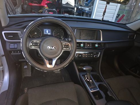 Used 2017 Kia Optima LX image 16