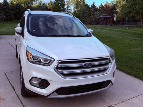 Used 2017 Ford Escape Titanium AWD/4WD image 4