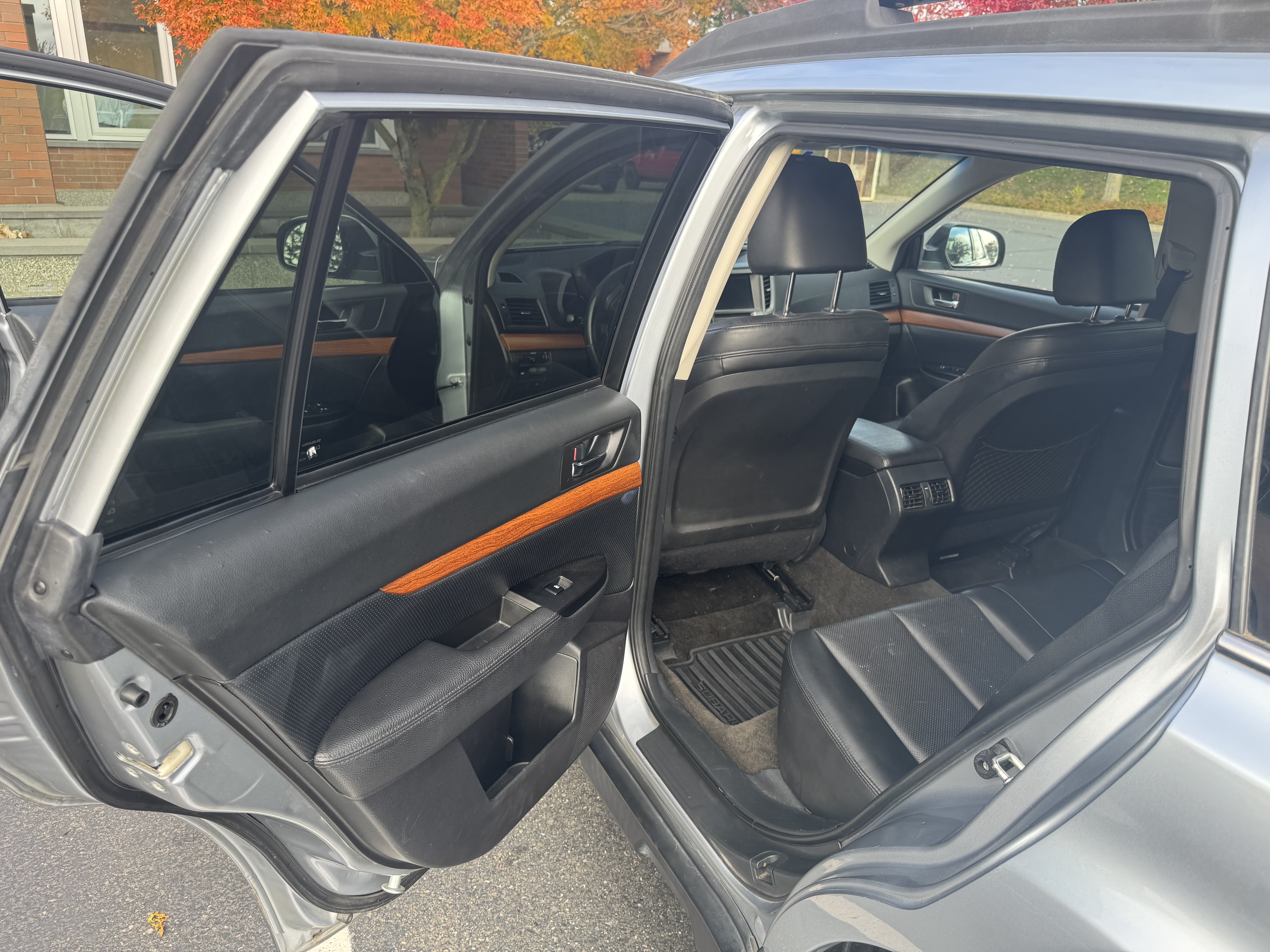 Used 2013 Subaru Outback 2.5i Limited AWD/4WD image 6