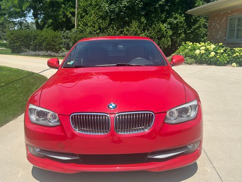 Used 2012 BMW 335i Convertible RWD image 2