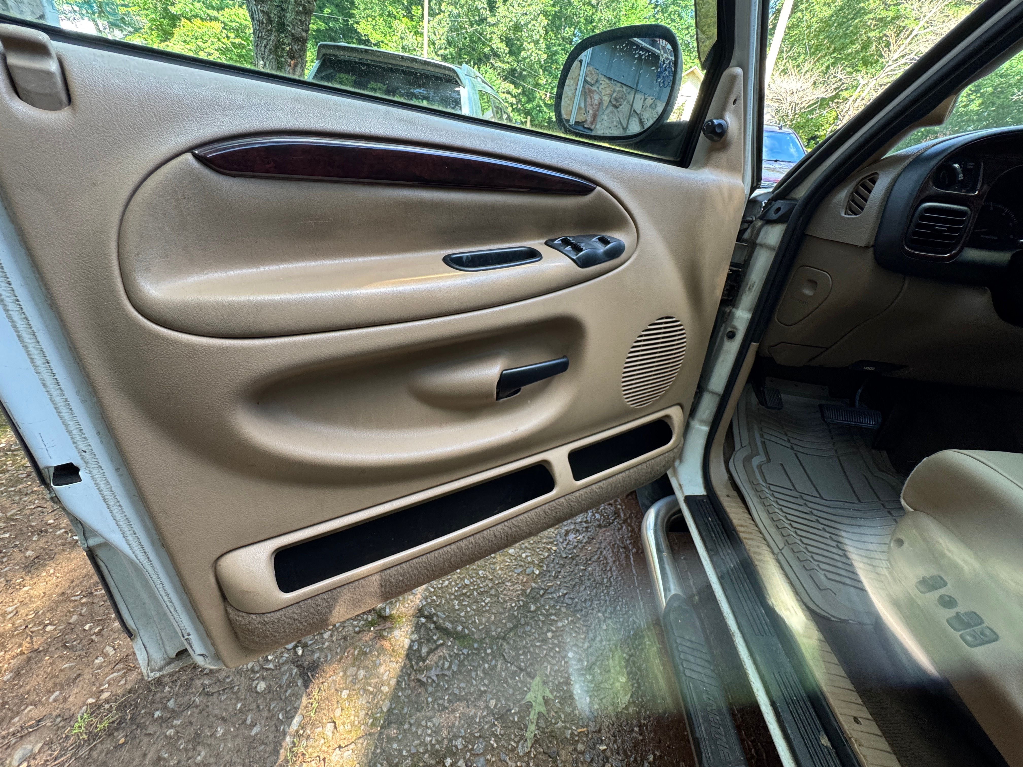 Used 1999 Dodge Ram 1500 Truck 2WD Quad Cab image 14