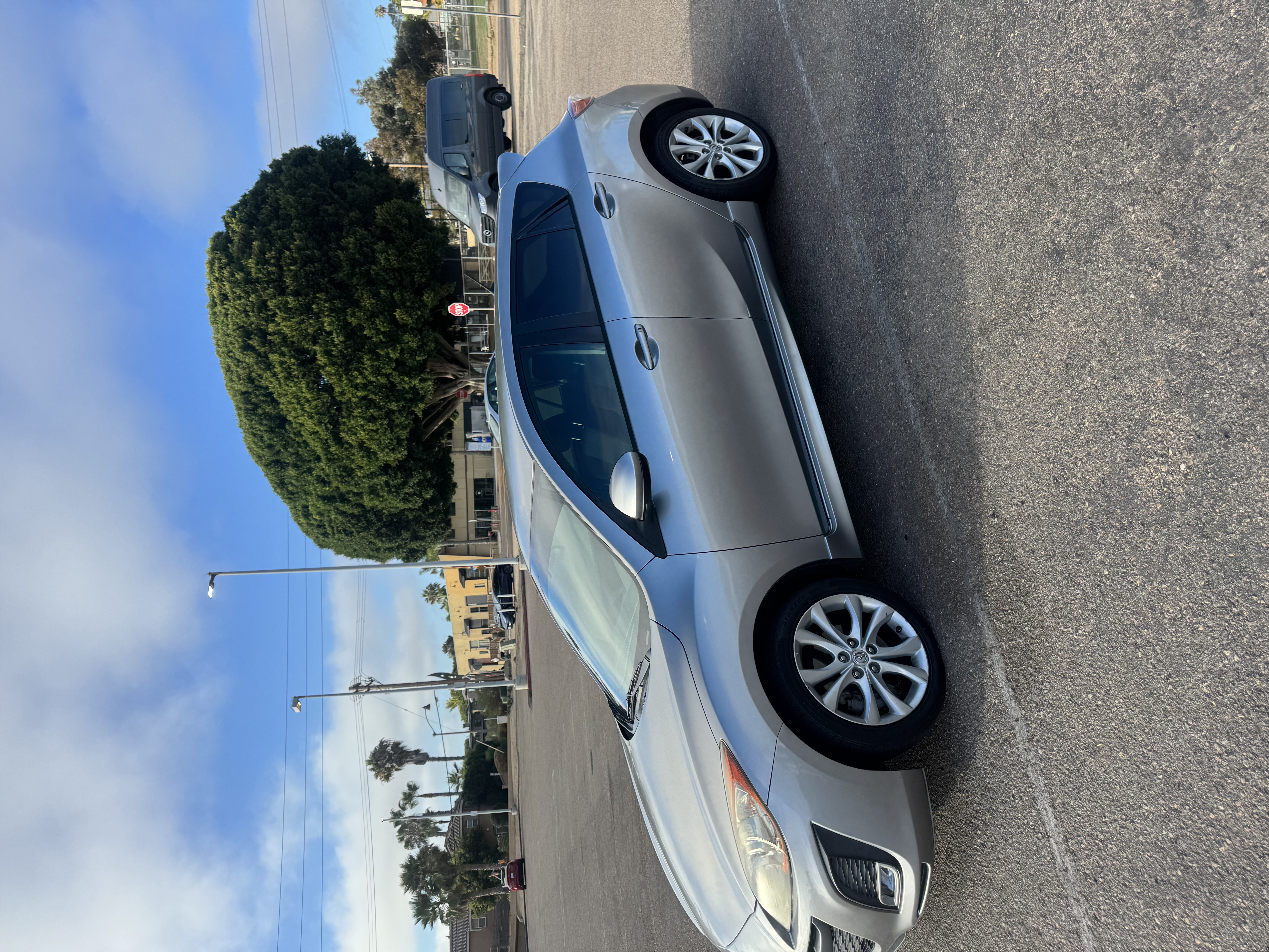 Used 2011 MAZDA MAZDA3 s Sport FWD image 2