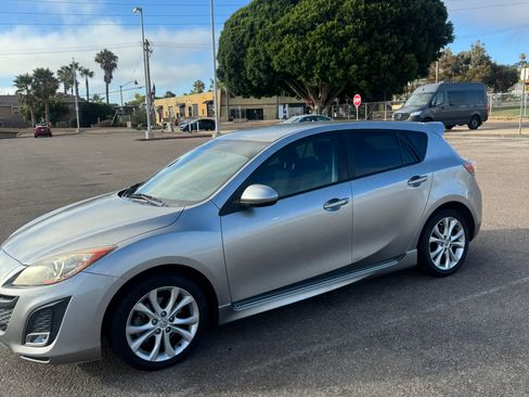 Used 2011 MAZDA MAZDA3 s Sport FWD image 2