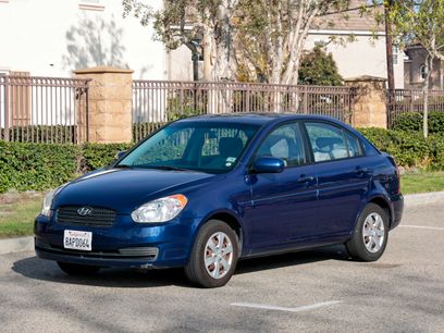 Used 2011 Hyundai Accent GLS w/ Premium Pkg 4