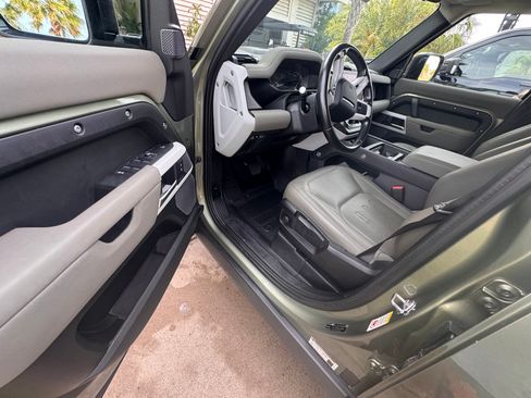 Used 2022 Land Rover Defender 110 S image 4