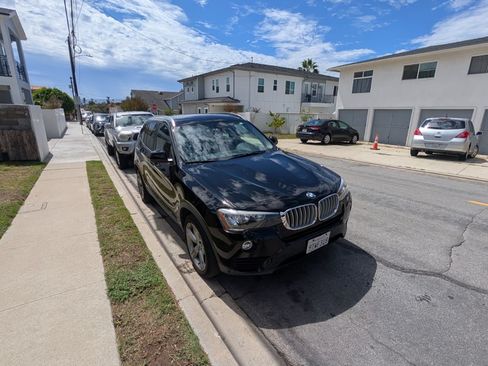 Used 2017 BMW X3 sDrive28i RWD image 1
