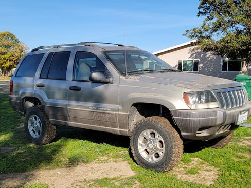 Used 2003 Jeep Grand Cherokee Laredo image 2