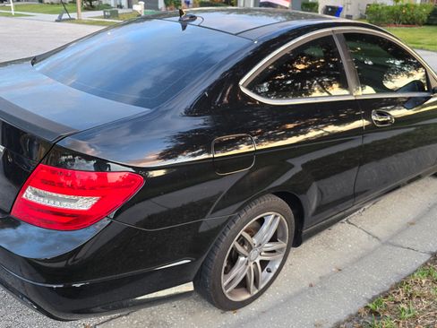 Used 2013 Mercedes-Benz C 250 Coupe image 4